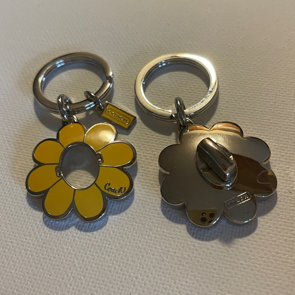 Coach Yellow Flower Valet Keychain - Picture 5 of 8